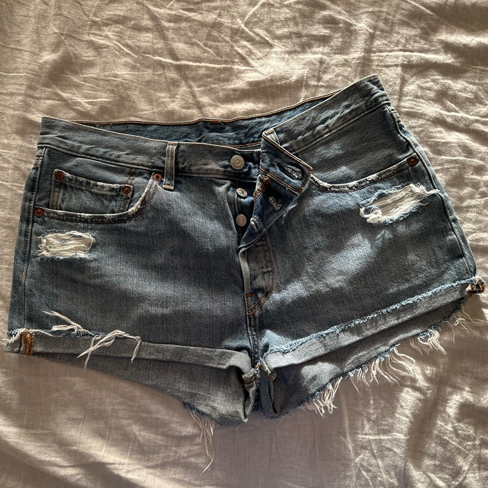 Levi’s 501 Cutoff Shorts